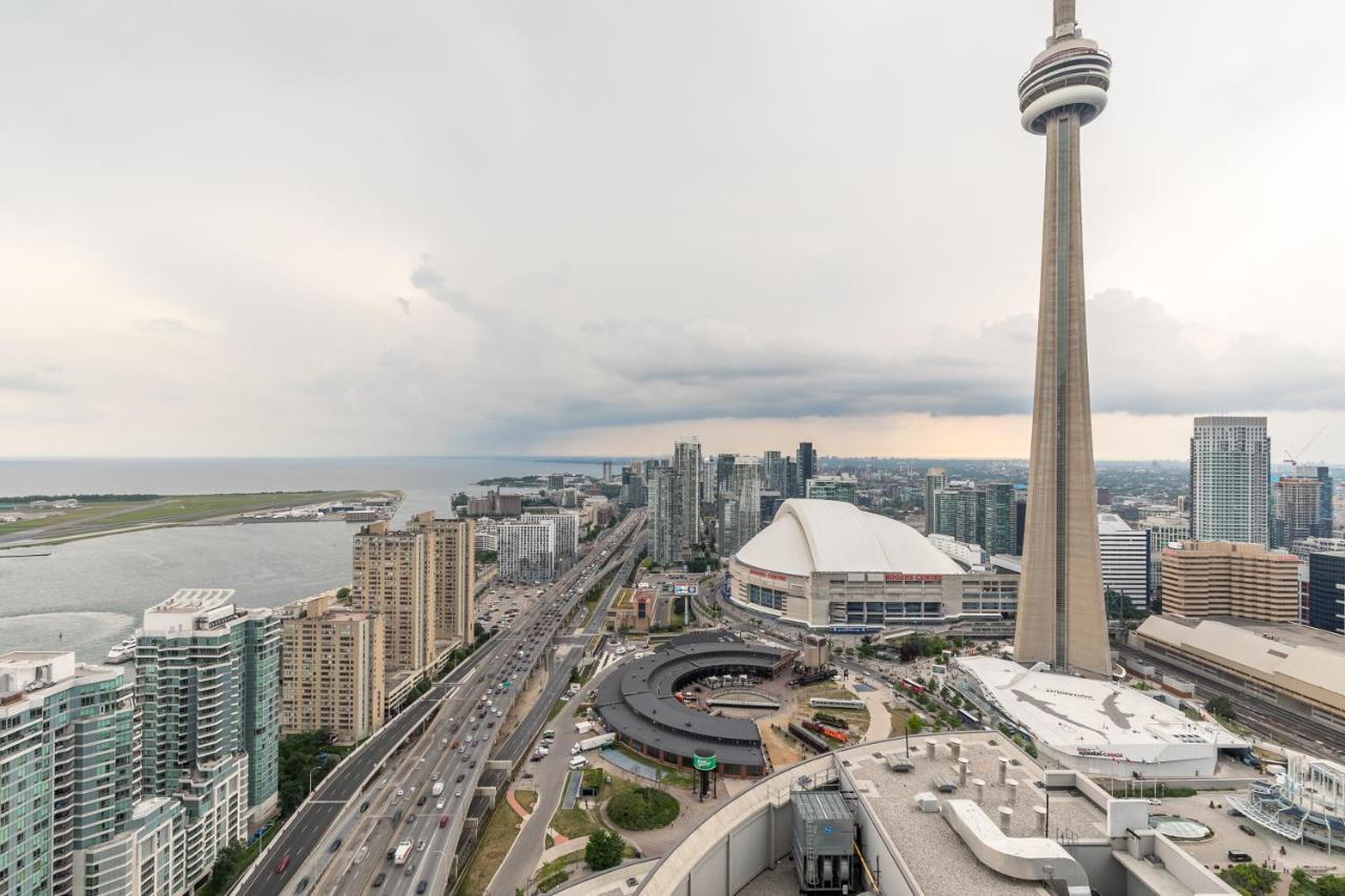 Executive Corner Suite With Panoramic View Toronto Exterior photo